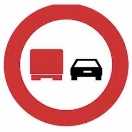 Adelantamiento prohibido para camiones – ( R-306 )