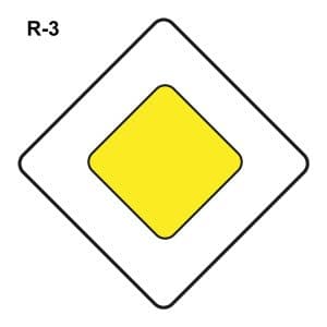 Calzada con prioridad R-3