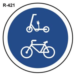 Vía obligatoria para ciclos y patinetes